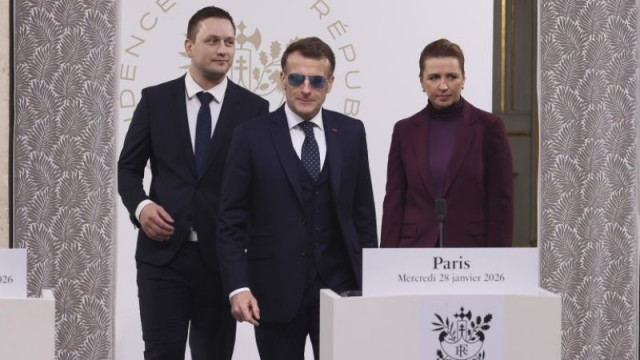 Франция подкрепя засилването на отбранителните позиции в Арктика Това заяви